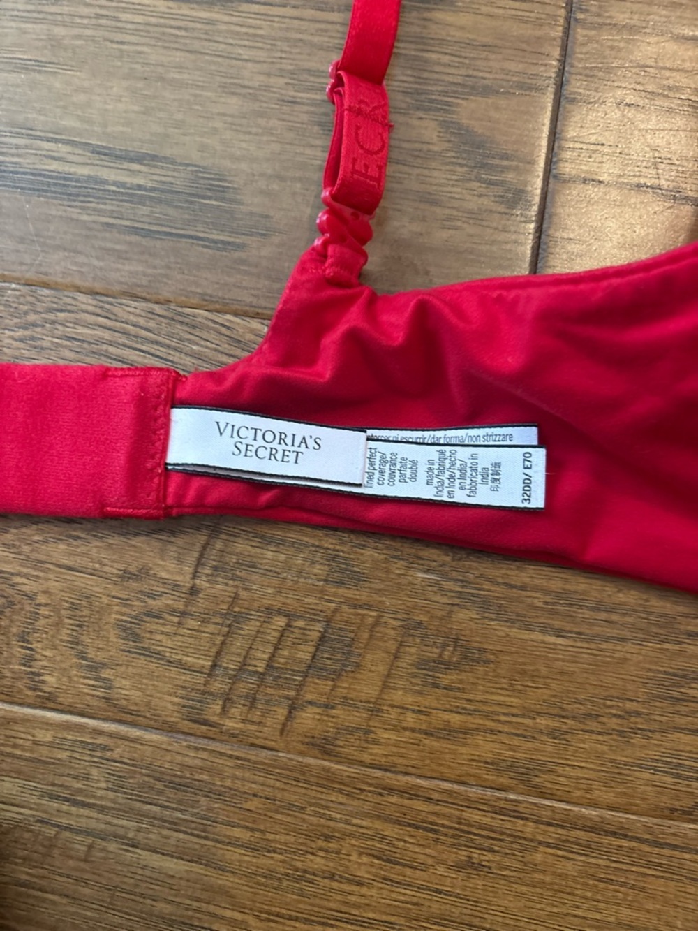 Victoria's Secret Red Padded T-Shirt Bra - Picture 3 of 7